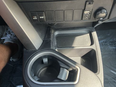 Used 2016 Toyota RAV4 XLE AWD/4WD image 23