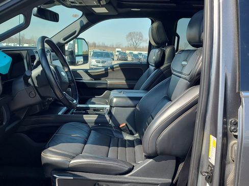 Used 2024 Ford F250 Platinum AWD/4WD image 2