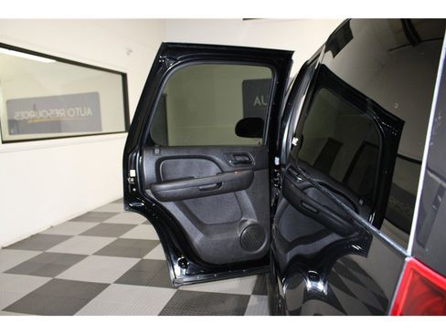 Used 2013 Chevrolet Tahoe LTZ image 13