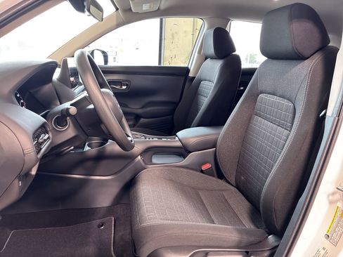 Certified 2026 Honda HR-V LX image 17