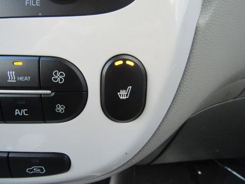 Used 2017 Kia Soul EV-e image 38