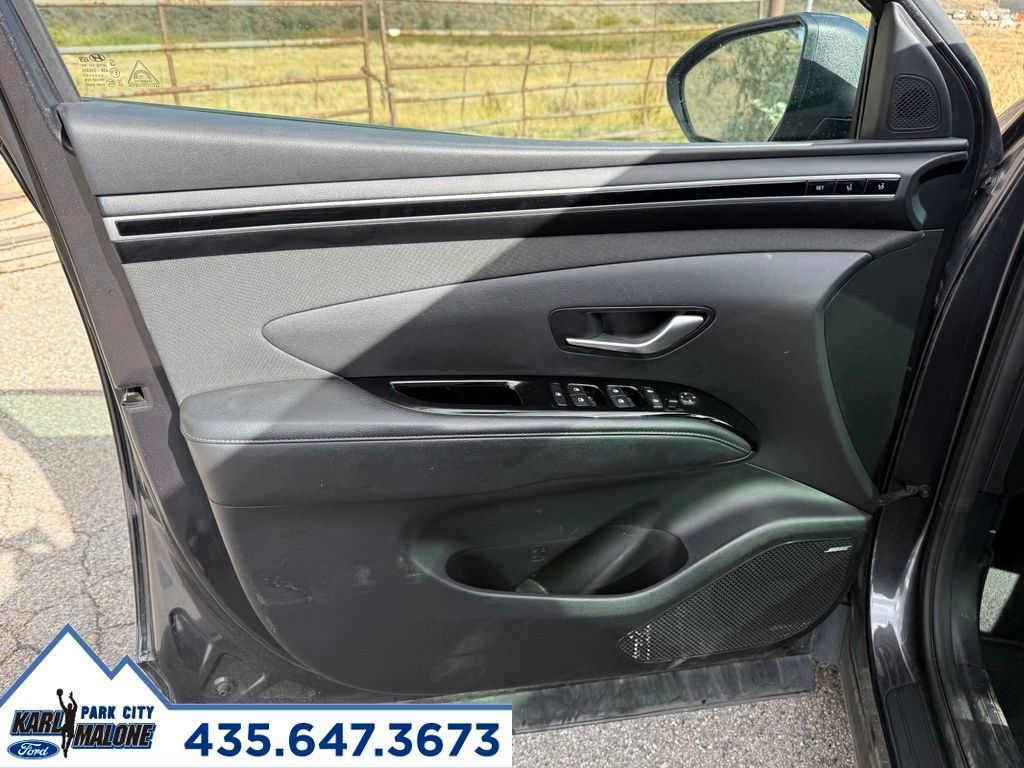 Used 2022 Hyundai Tucson Limited w/ Cargo Package AWD/4WD image 12