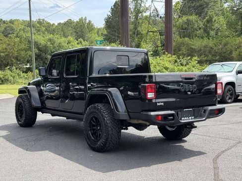 Used 2024 Jeep Gladiator Sport AWD/4WD image 23