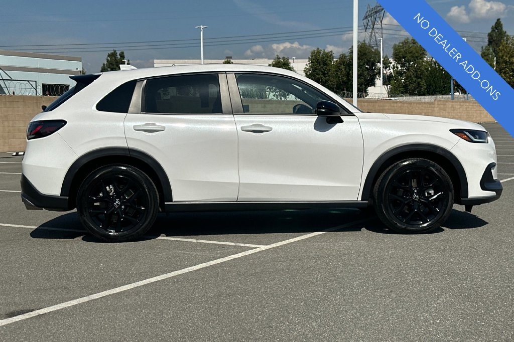 Certified 2025 Honda HR-V Sport image 3
