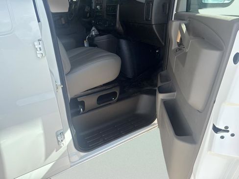 New 2025 GMC Savana 3500 Extended w/ Driver Convenience Package image 5