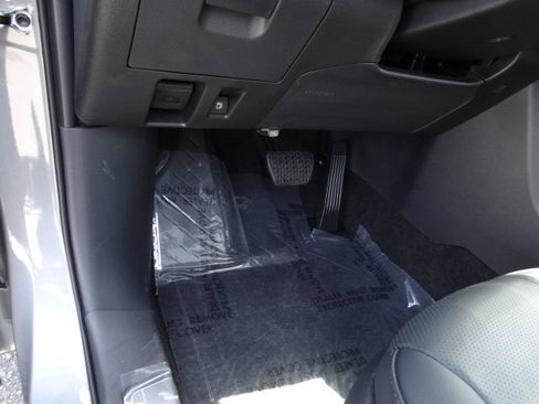 New 2026 Toyota Highlander Platinum AWD/4WD image 8