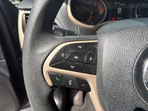 Used 2018 Jeep Cherokee Latitude image 31