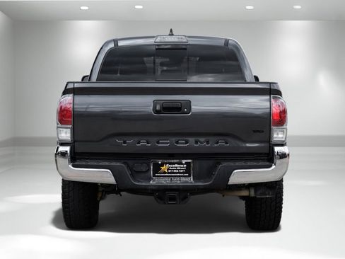 Used 2021 Toyota Tacoma TRD Off-Road AWD/4WD image 7