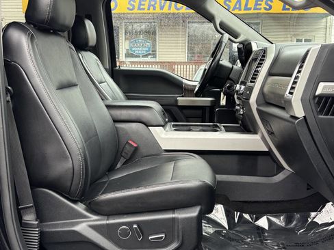 Used 2017 Ford F250 Lariat w/ Chrome Package image 18