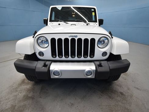 Used 2015 Jeep Wrangler Unlimited Sahara AWD/4WD image 28
