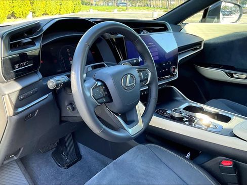 Used 2023 Lexus RZ 450e Premium image 16