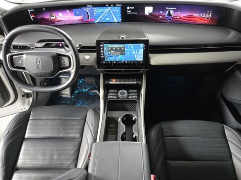 Used 2024 Lincoln Nautilus Reserve w/ Equipment Group 202A image 13