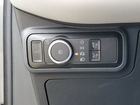 Used 2025 Ford Explorer Active w/ Active Comfort Package image 17