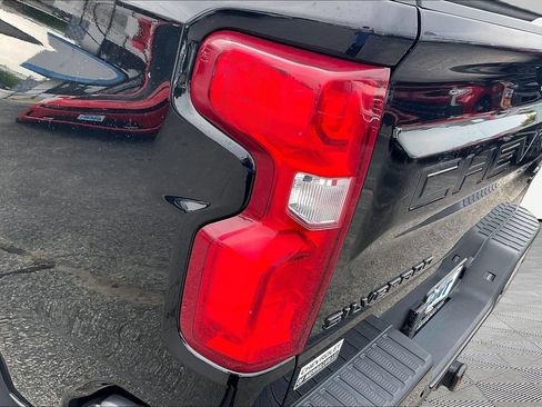 Used 2023 Chevrolet Silverado 1500 High Country w/ High Country Premium Package AWD/4WD image 27