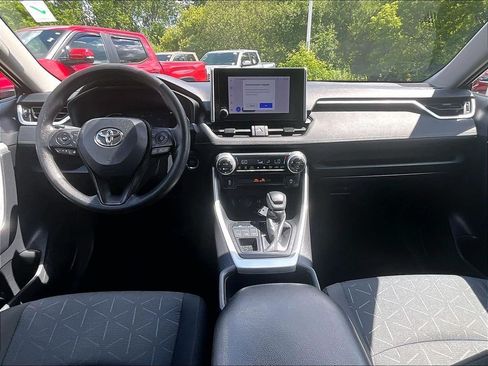 Used 2024 Toyota RAV4 XLE AWD/4WD image 21