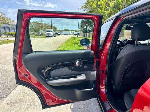 Used 2016 MINI Cooper Clubman image 19