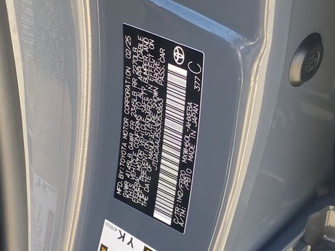 Certified 2025 Toyota Prius LE image 30