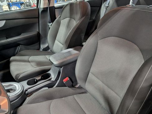 Used 2023 Kia Forte LXS w/ LXS Technology Package image 17