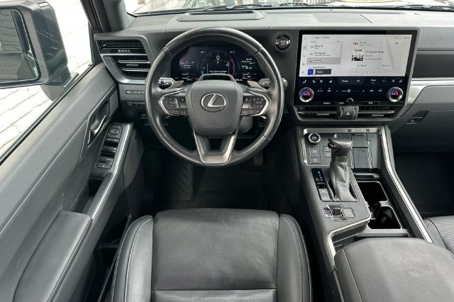 Used 2024 Lexus GX 550 w/ Accessory Package (Z1) AWD/4WD image 17