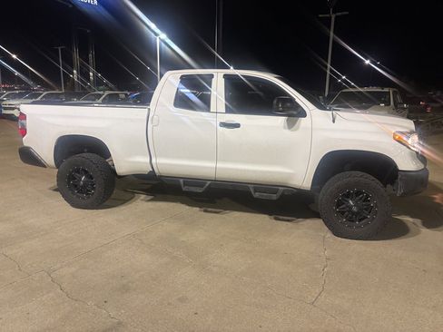 Used 2019 Toyota Tundra SR image 4