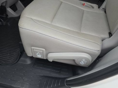 Used 2019 Toyota Highlander Limited w/ Protection Package #3 AWD/4WD image 26