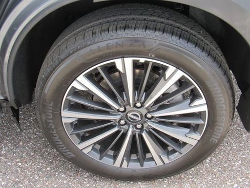 New 2026 Nissan Pathfinder Platinum image 9