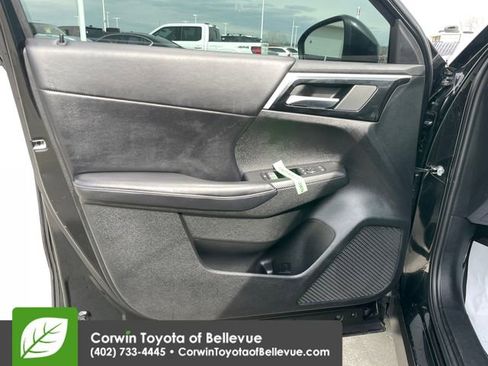 Used 2024 Mitsubishi Outlander SE FWD image 18