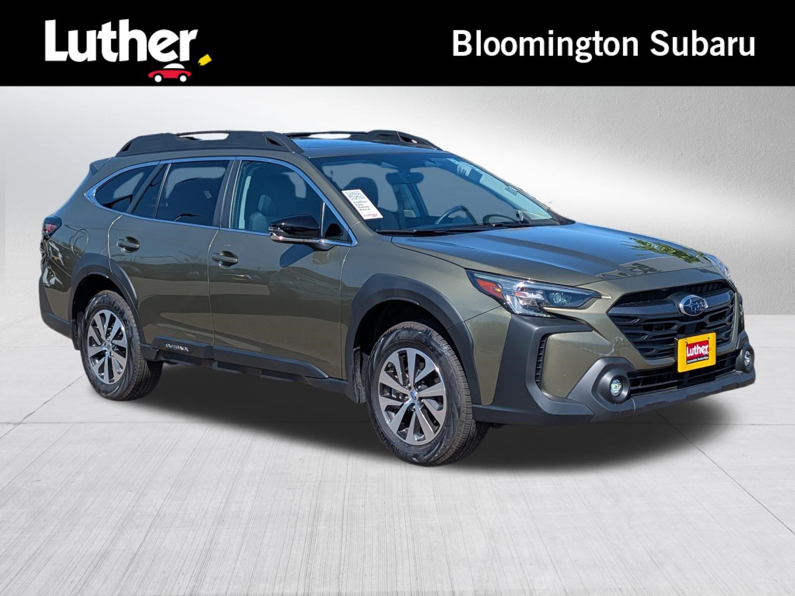 Certified 2025 Subaru Outback Premium AWD/4WD image 1