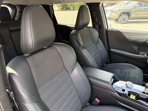 Used 2025 Mitsubishi Outlander SE FWD image 17
