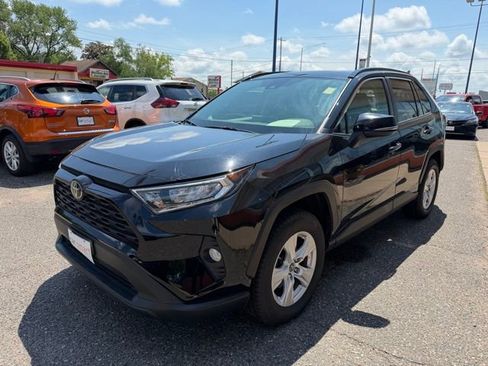 Used 2019 Toyota RAV4 XLE w/ Convenience Package AWD/4WD image 3