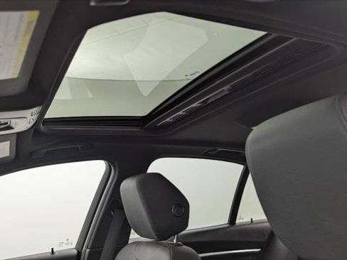 Used 2017 BMW 330i Sedan RWD image 29
