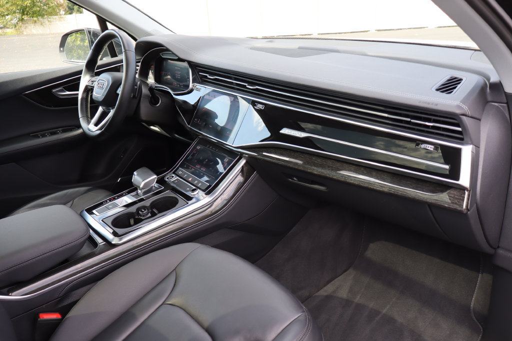 Used 2024 Audi Q7 3.0T Premium Plus AWD/4WD image 35