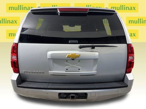Used 2014 Chevrolet Suburban LS RWD image 9