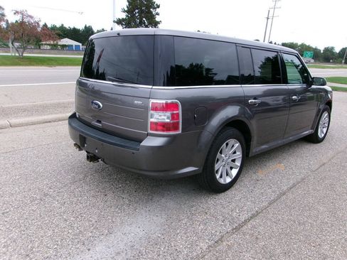 Used 2010 Ford Flex SEL FWD image 4
