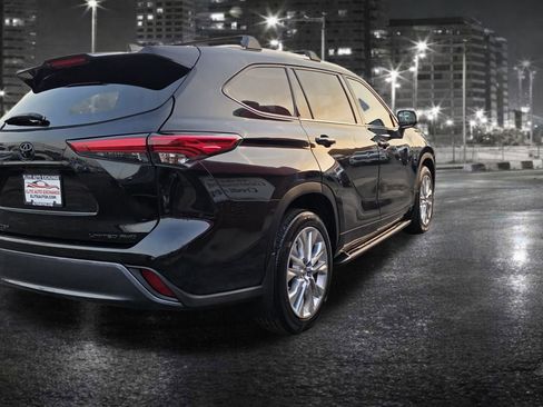 Used 2022 Toyota Highlander Limited image 9
