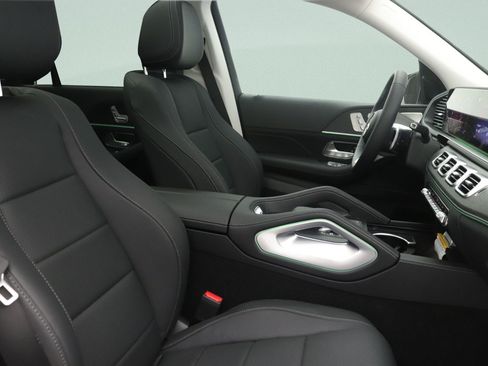 New 2026 Mercedes-Benz GLS 450 4MATIC image 11