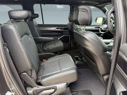 New 2026 Jeep Grand Wagoneer Limited AWD/4WD image 31