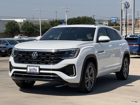 Used 2024 Volkswagen Atlas Cross Sport SEL R-Line AWD/4WD image 8