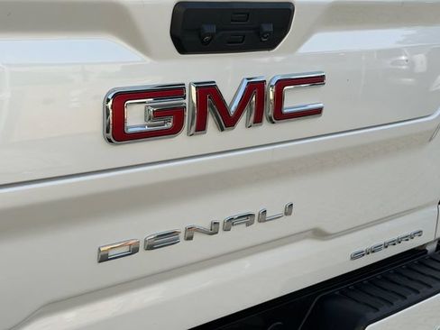 Used 2025 GMC Sierra 2500 Denali w/ Denali Reserve Package AWD/4WD image 10