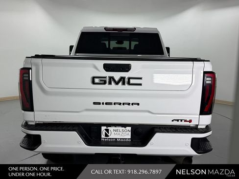 Used 2024 GMC Sierra 2500 AT4 w/ AT4 Premium Plus Package AWD/4WD image 7
