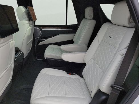 New 2026 Cadillac Escalade Platinum Sport w/ LPO, Floor Liner Package image 13