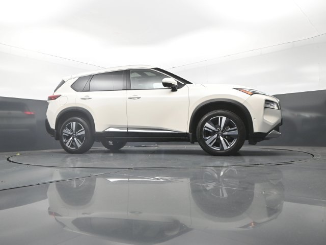Certified 2023 Nissan Rogue Platinum w/ Platinum Premium Package AWD/4WD image 34