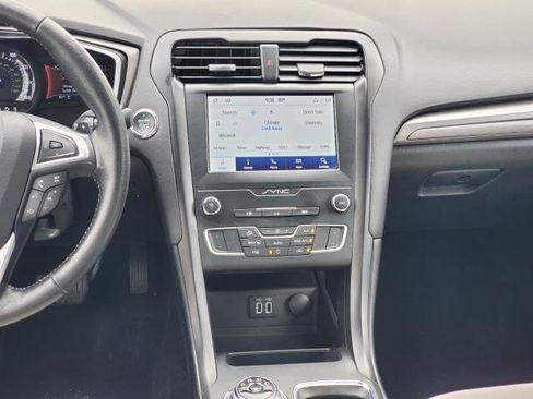 Used 2019 Ford Fusion SE w/ Equipment Group 151A FWD image 23