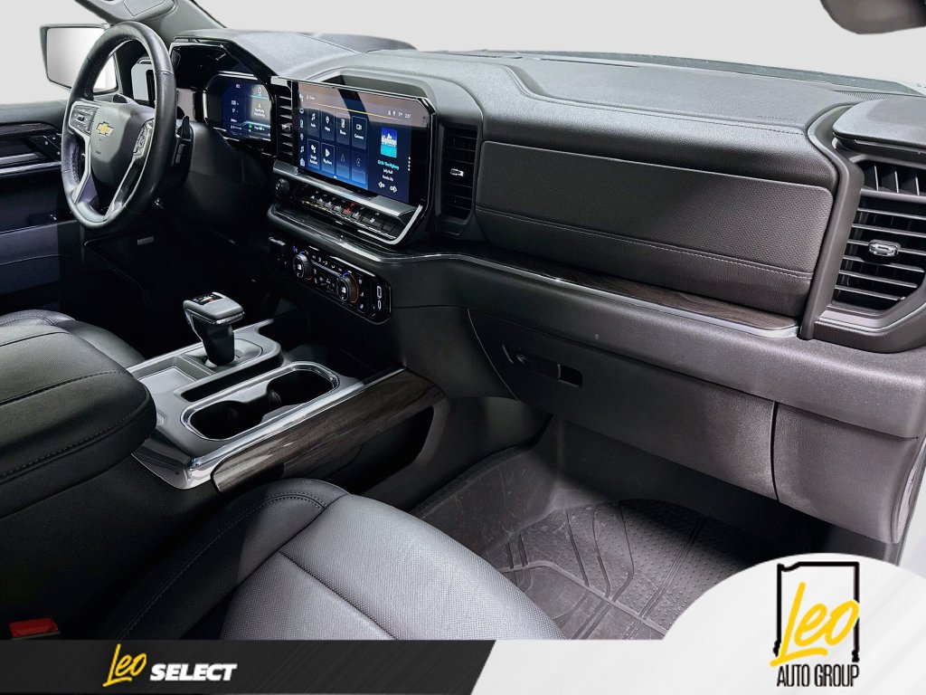 Used 2024 Chevrolet Silverado 1500 LTZ w/ Technology Package AWD/4WD image 33