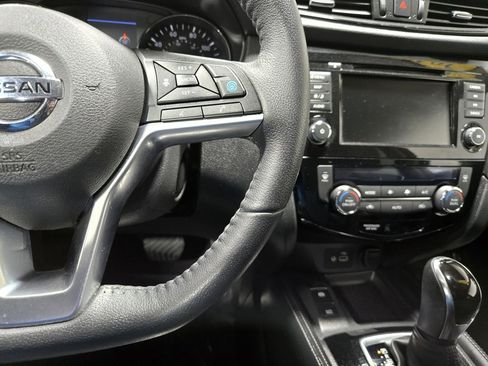 Used 2020 Nissan Rogue SL image 15