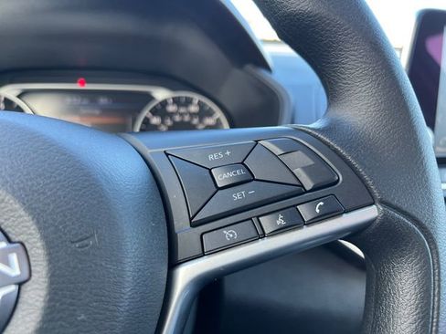 Used 2025 Nissan Altima 2.5 SV FWD image 27