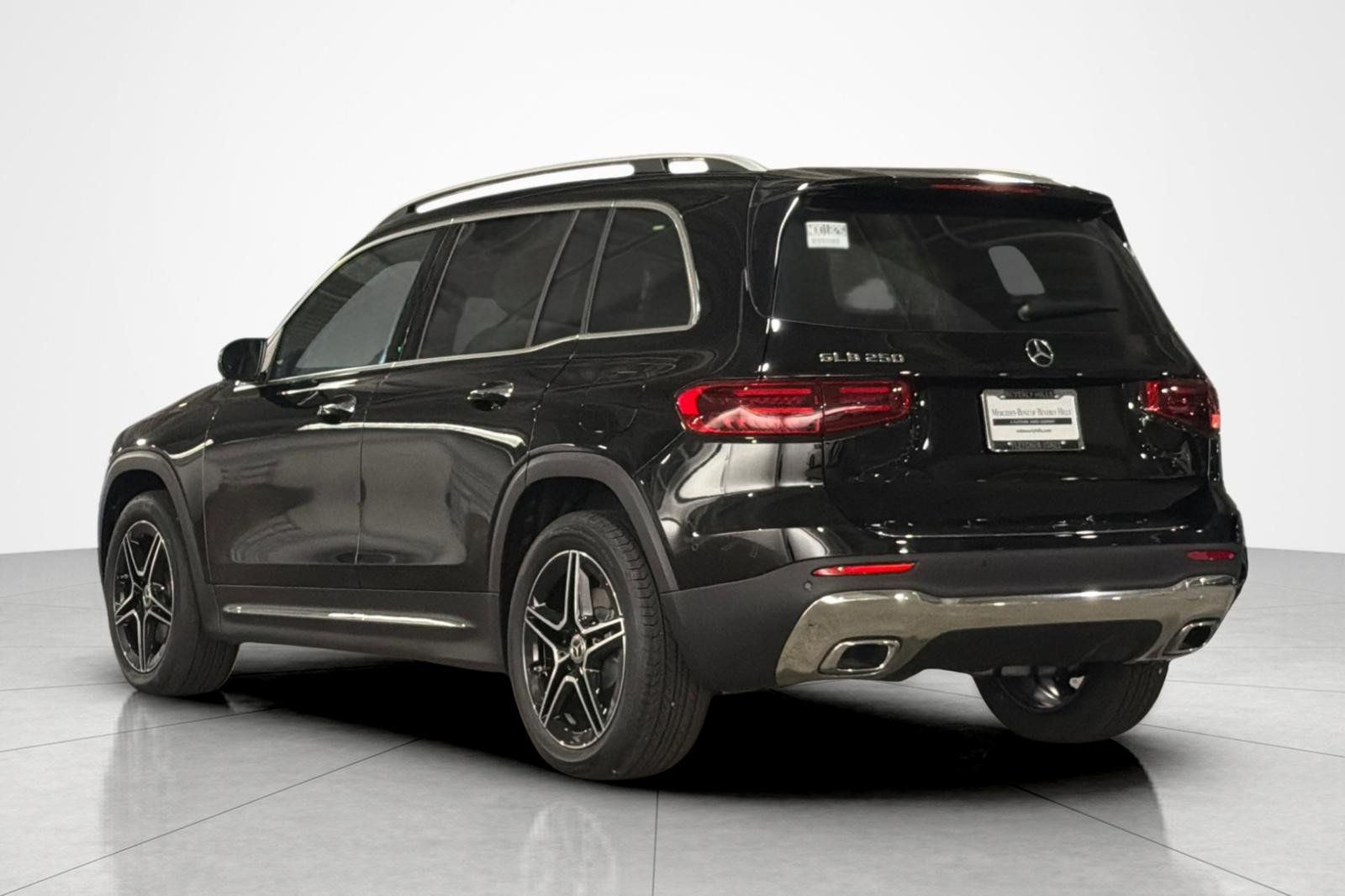 New 2026 Mercedes-Benz GLB 250 image 3