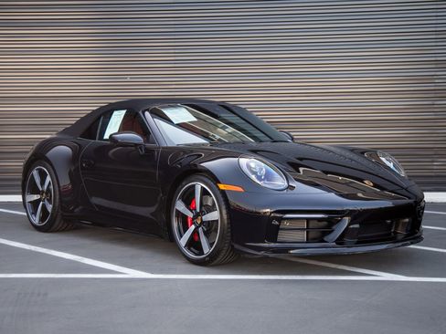 Certified 2024 Porsche 911 Carrera S RWD image 9