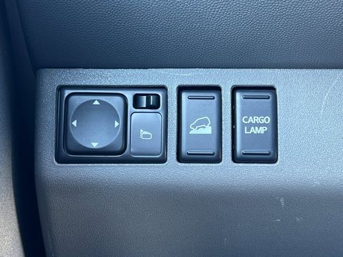 Used 2021 Nissan Frontier SV w/ Midnight Edition Floor Mats image 29