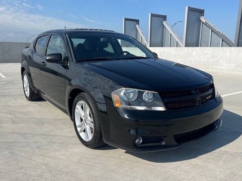Used 2013 Dodge Avenger SXT w/ Sun/Sound Group FWD image 3